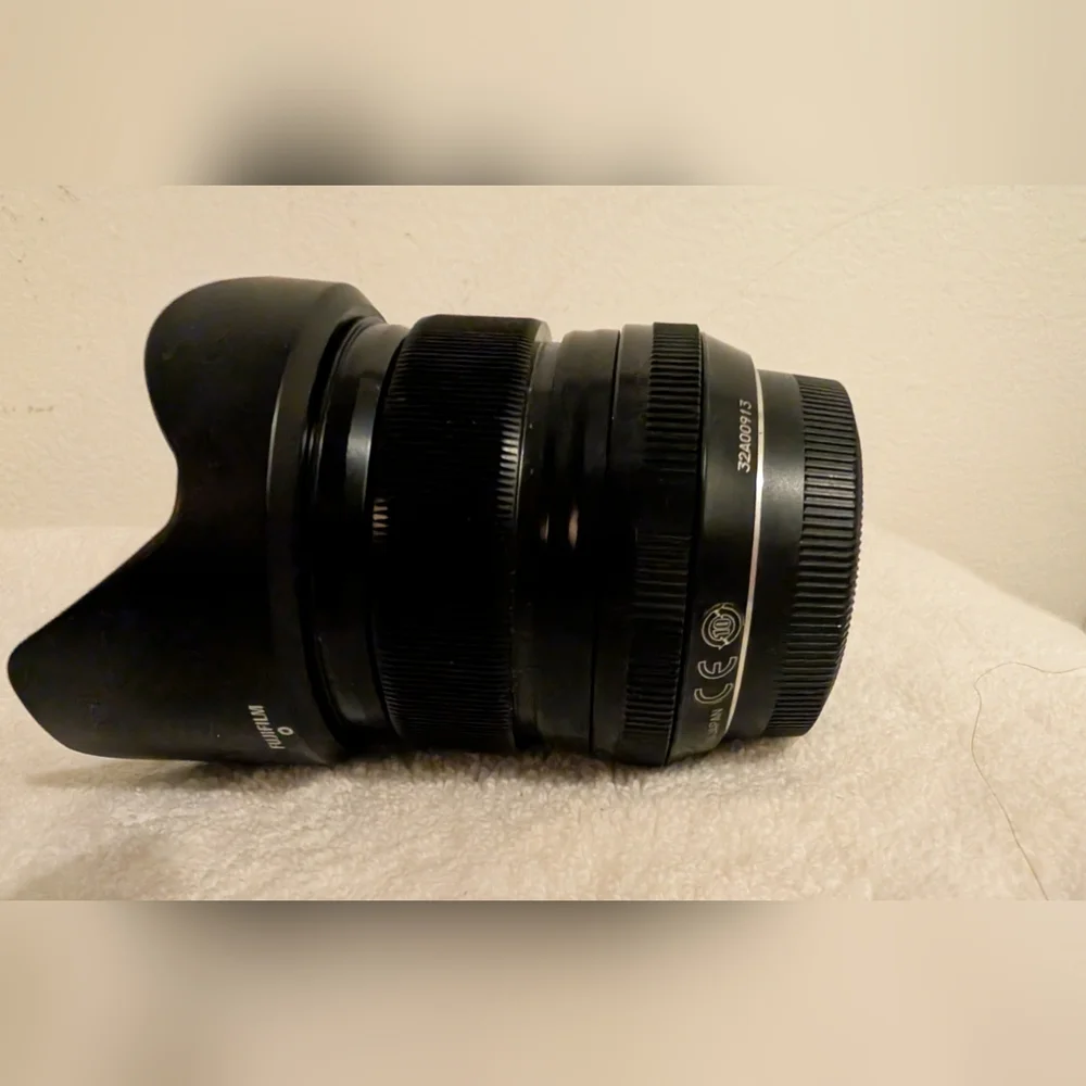 Fujifilm Black Lens with Petal Hood for Cameras